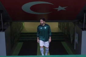 Bursaspor Sağ Bek Hattını Güçlendirdi Rahmetullah Berişbek İmzayı Attı