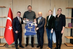 Fenerbahçeli Yöneticiler ve Hidayet Türkoğlu Bir Araya Geldi