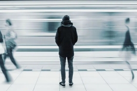 modern yaşamda yalnızlık duygusu artıyor