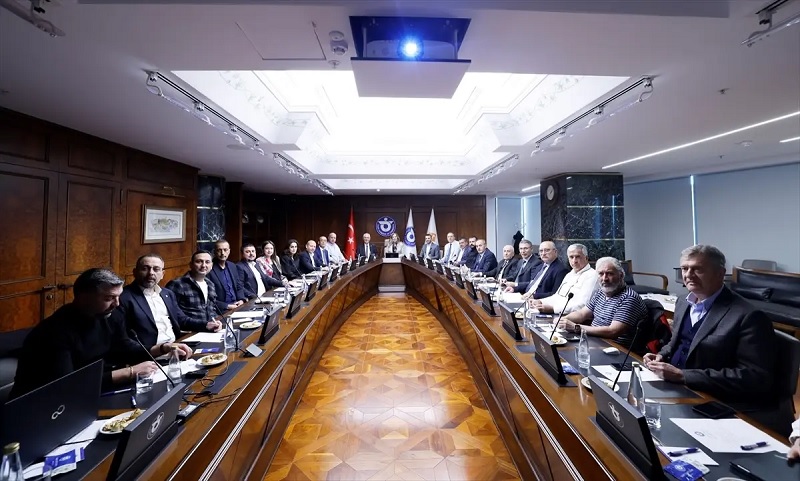 İzmir’de Süs Bitkileri Sektörünün Geleceği Masaya Yatırıldı