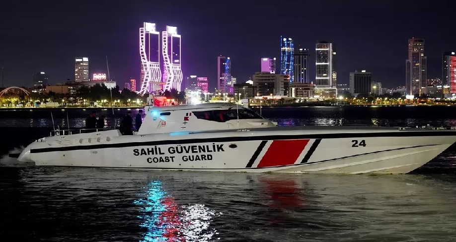 Sahil Güvenlik Ege Denizi’nde Yılbaşı Mesaisi Sürdürüyor