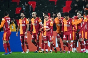 galatasaray ziraat türkiye kupasında trabzonspor'u 4-1 yenerek finale çıktı
